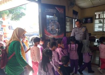 Puluhan Murid TK datangi Polsek Matesih