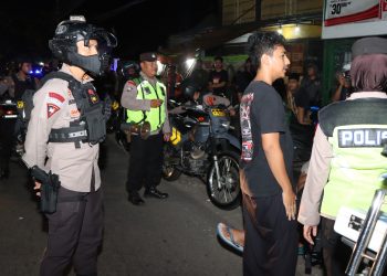 Jamin Rasa Aman Malam Takbir Di Kabupaten Karanganyar, Kapolres Karanganyar Pimpin Patroli Skala Besar