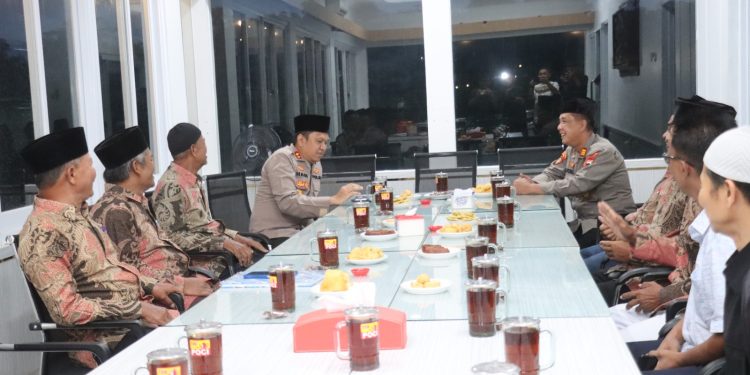 Sialturahmi Dengan Pengurus MUI Kecamatan Kerjo, Kapolres Siap Bersinergi Dalam Hal Kebaikan