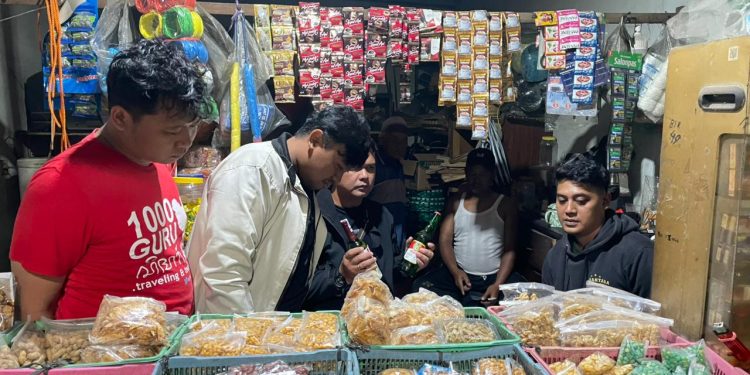 Sat Res Narkoba Polres Karanganyar Gerebek Peracik Miras Ilegal di Gondangrejo, Puluhan Botol Disita